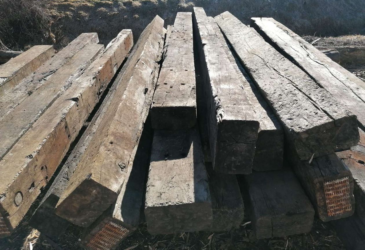 Gorza Legnami srl - Traversine ferroviarie trattate - Traversine intere