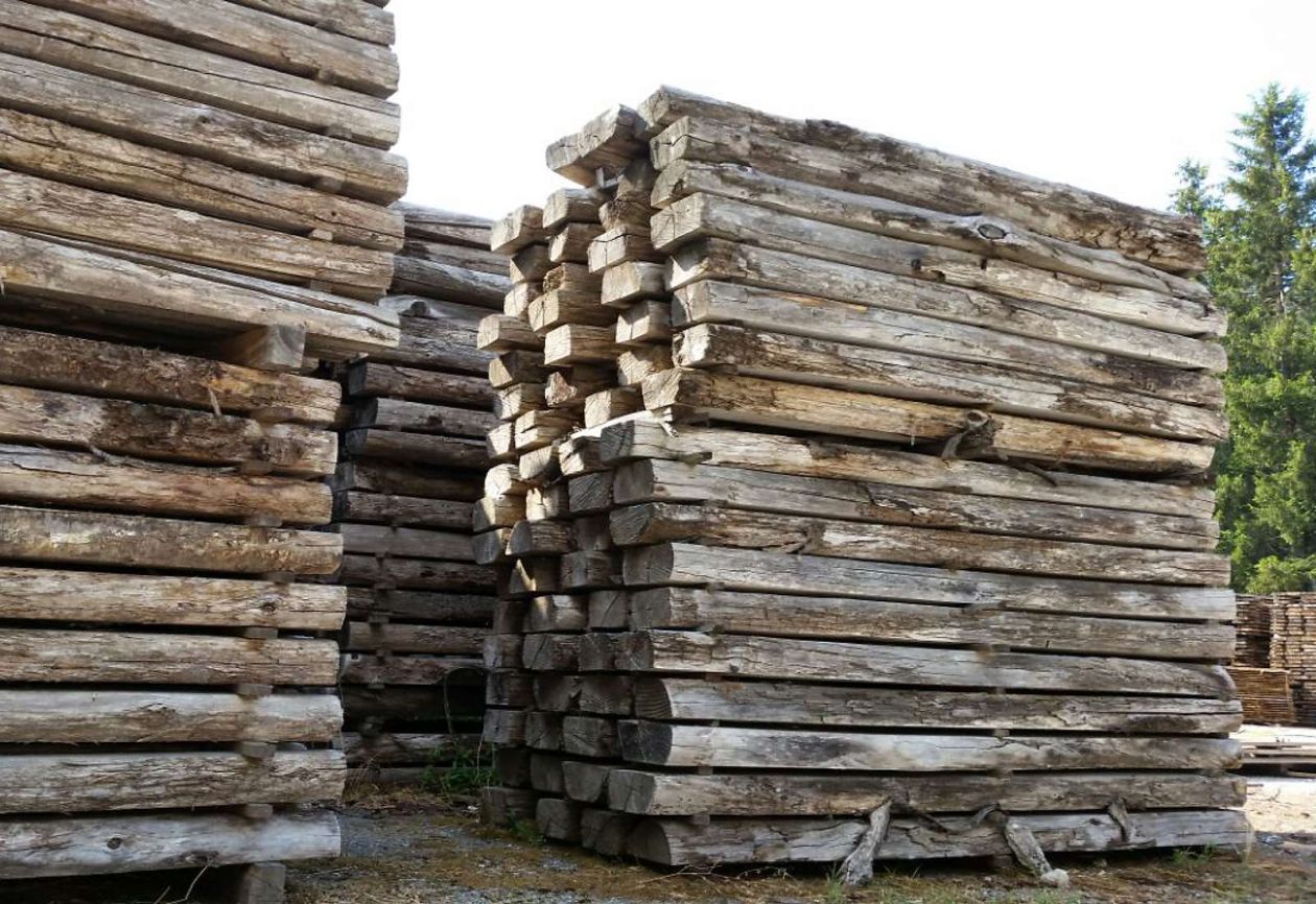 Gorza Legnami srl - Traversine ferroviarie trattate - Traversine intere